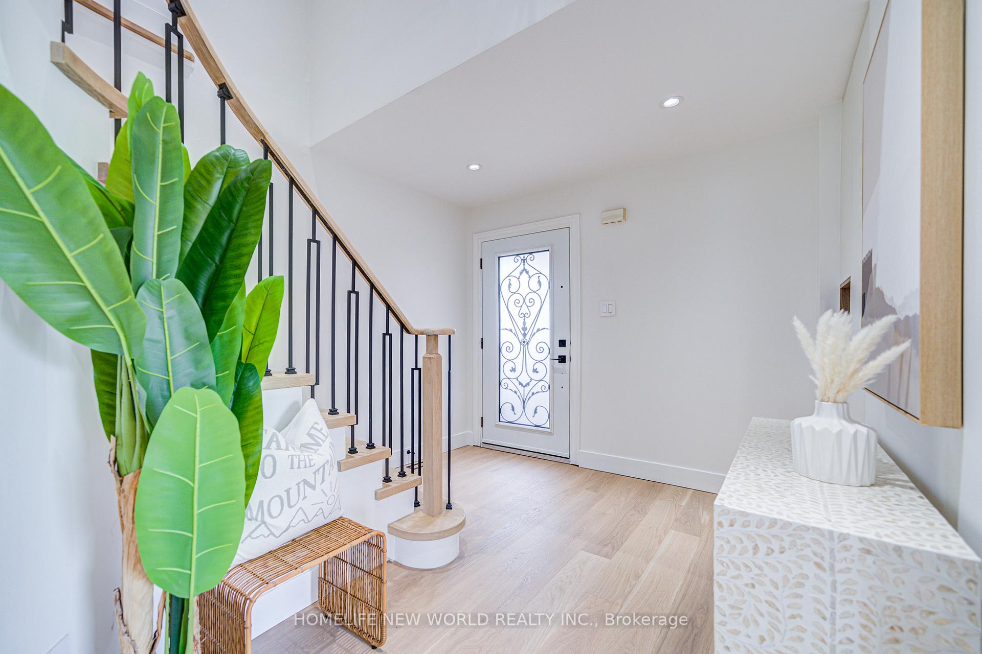 Photo 5 of 34 Page Crescent, Markham, Milliken Mills East — HOMEH