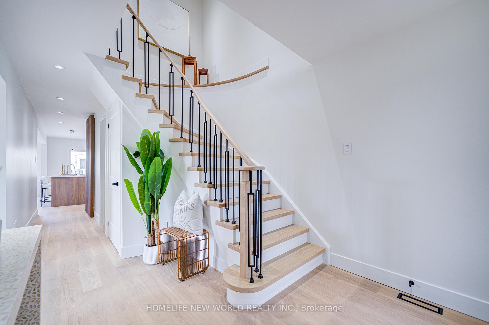 Photo 6 of 34 Page Crescent, Markham, Milliken Mills East — HOMEH
