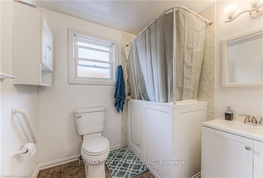 Photo 2 of 74 Chelsea Road, Kitchener — HOMEH