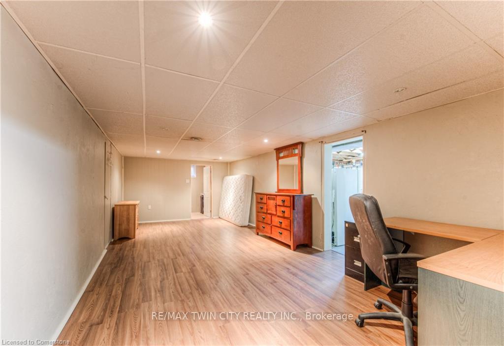 Photo 5 of 74 Chelsea Road, Kitchener — HOMEH
