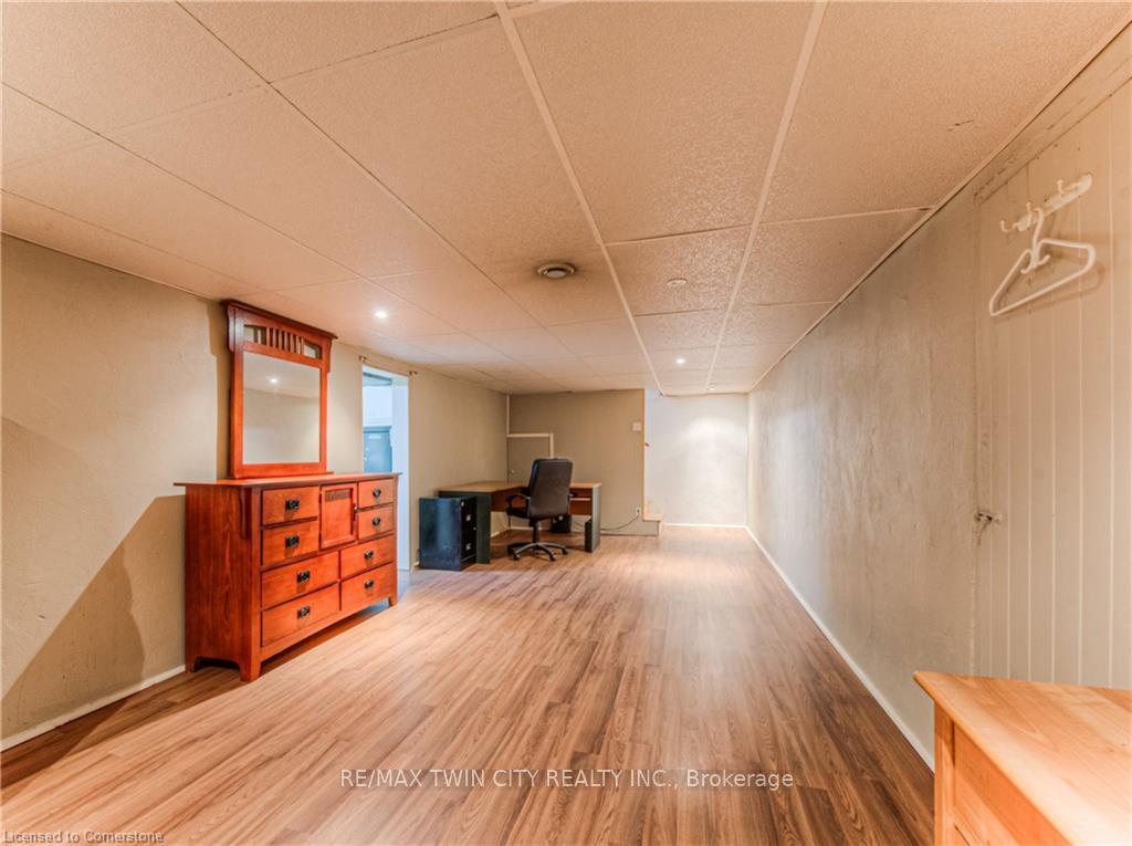 Photo 6 of 74 Chelsea Road, Kitchener — HOMEH