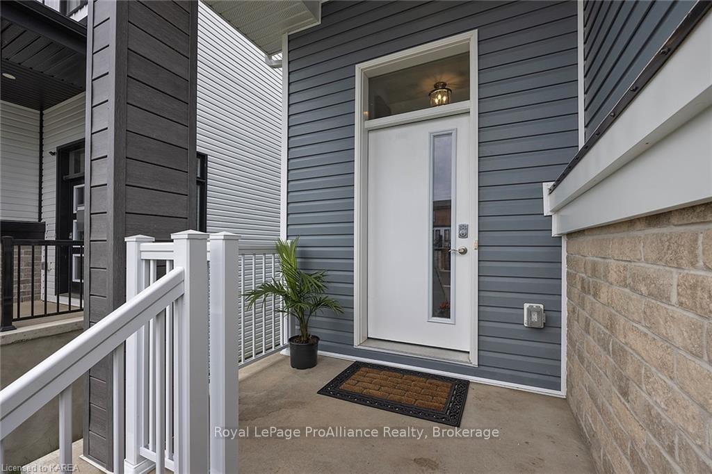 Photo 1 of 104 Superior Drive, Loyalist, Amherstview — HOMEH