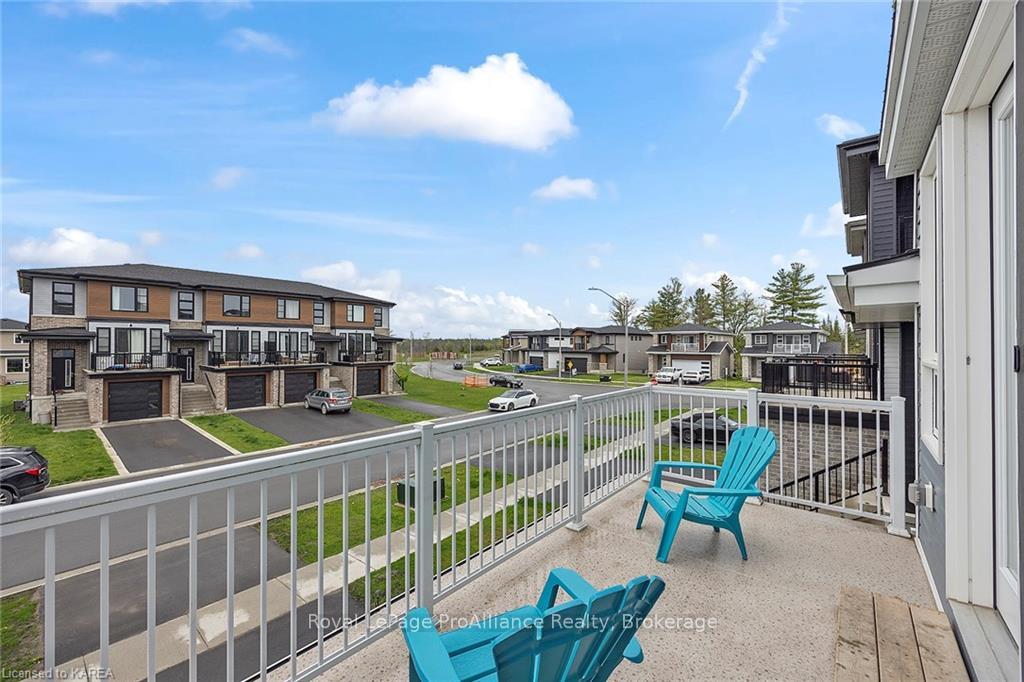 Photo 8 of 104 Superior Drive, Loyalist, Amherstview — HOMEH