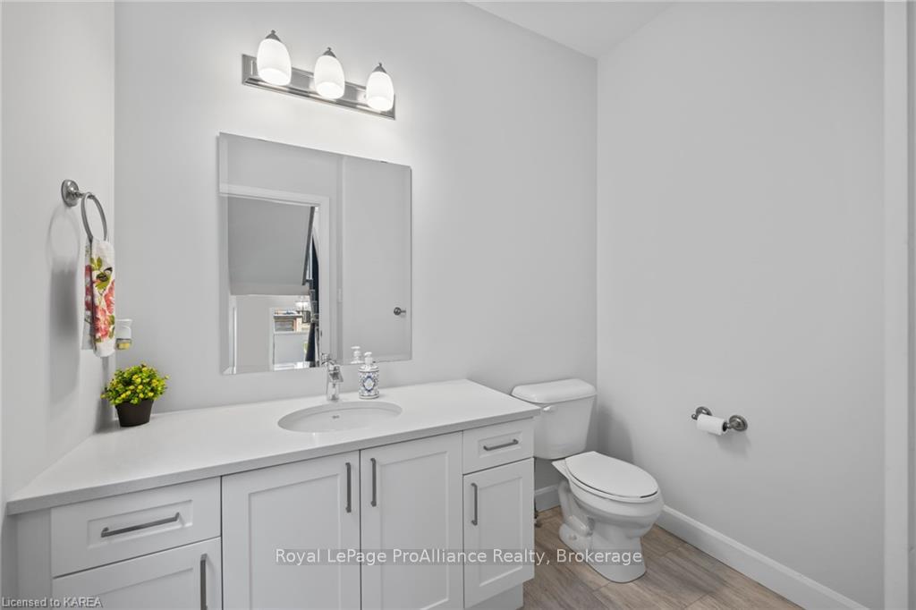 Photo 11 of 104 Superior Drive, Loyalist, Amherstview — HOMEH