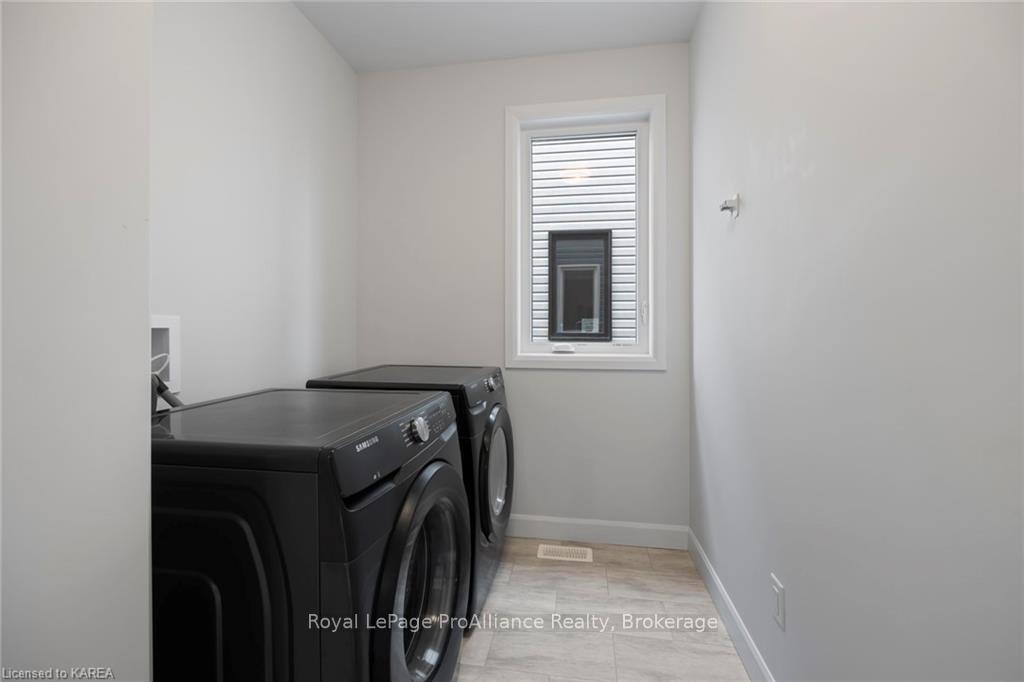 Photo 21 of 104 Superior Drive, Loyalist, Amherstview — HOMEH