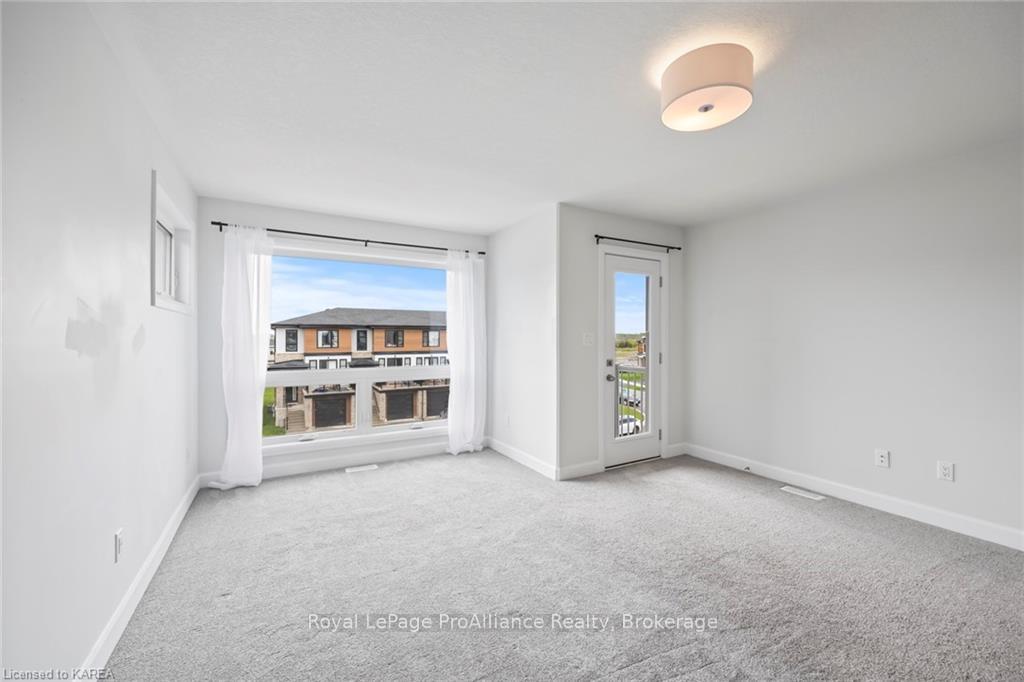 Photo 25 of 104 Superior Drive, Loyalist, Amherstview — HOMEH