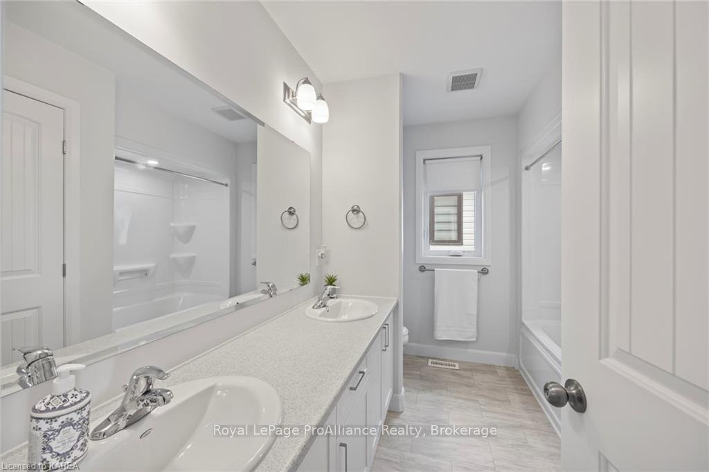 Photo 34 of 104 Superior Drive, Loyalist, Amherstview — HOMEH