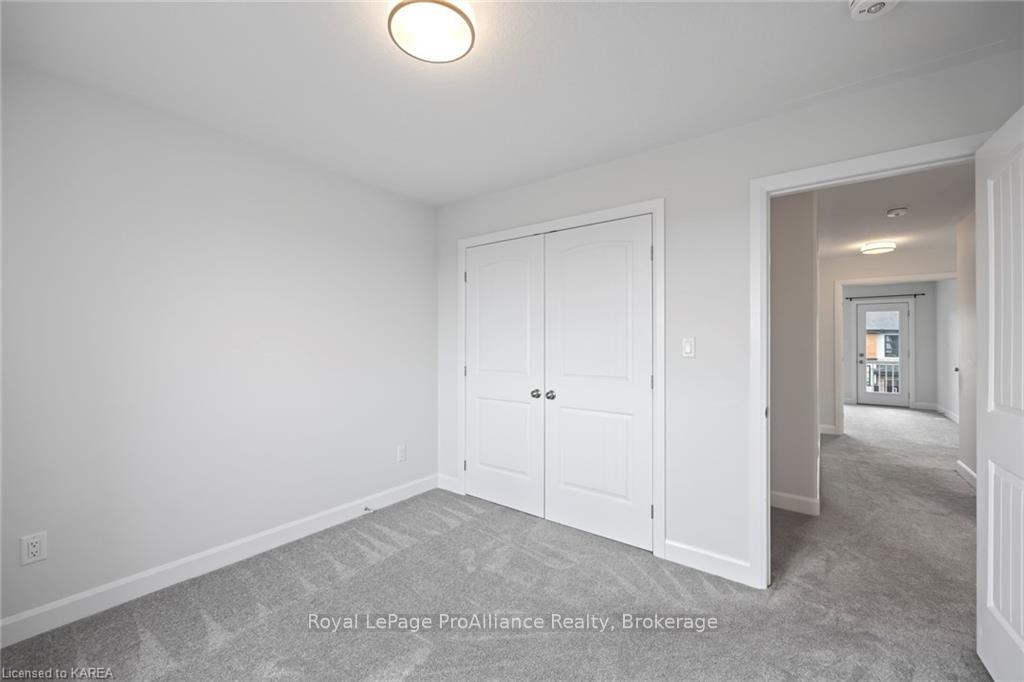 Photo 37 of 104 Superior Drive, Loyalist, Amherstview — HOMEH