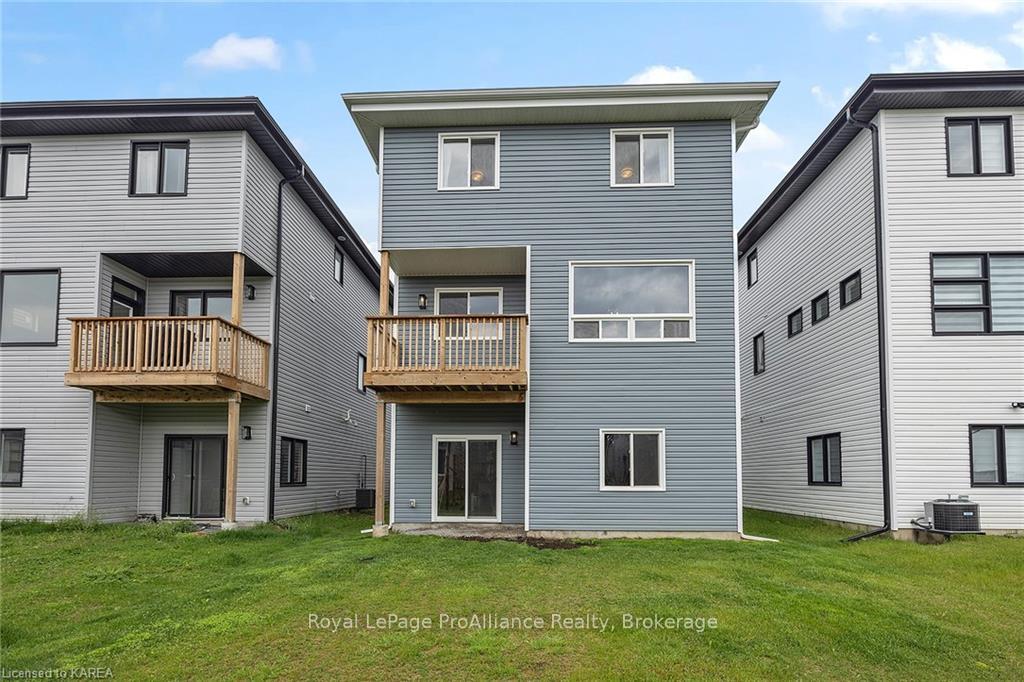 Photo 39 of 104 Superior Drive, Loyalist, Amherstview — HOMEH