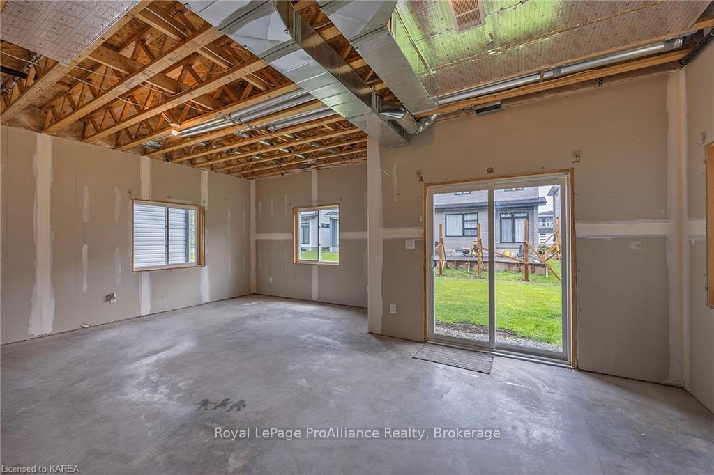 Photo 41 of 104 Superior Drive, Loyalist, Amherstview — HOMEH