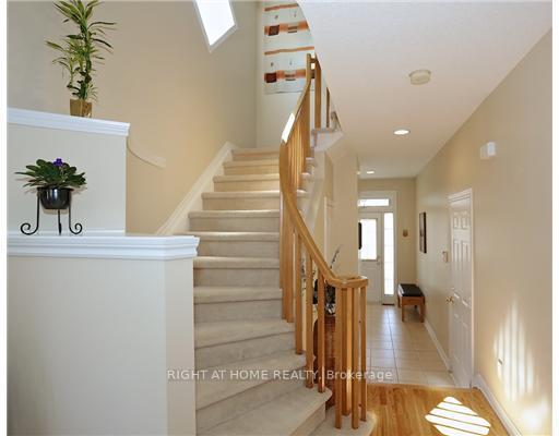 Photo 8 of 162 Gray Crescent, Ottawa, Kanata - Beaverbrook — HOMEH