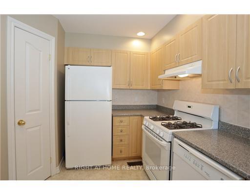 Photo 14 of 162 Gray Crescent, Ottawa, Kanata - Beaverbrook — HOMEH