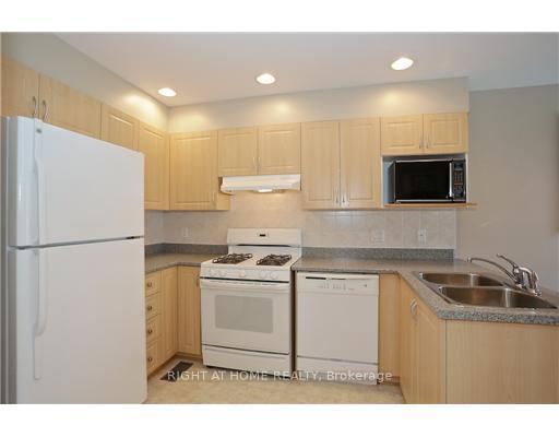 Photo 15 of 162 Gray Crescent, Ottawa, Kanata - Beaverbrook — HOMEH