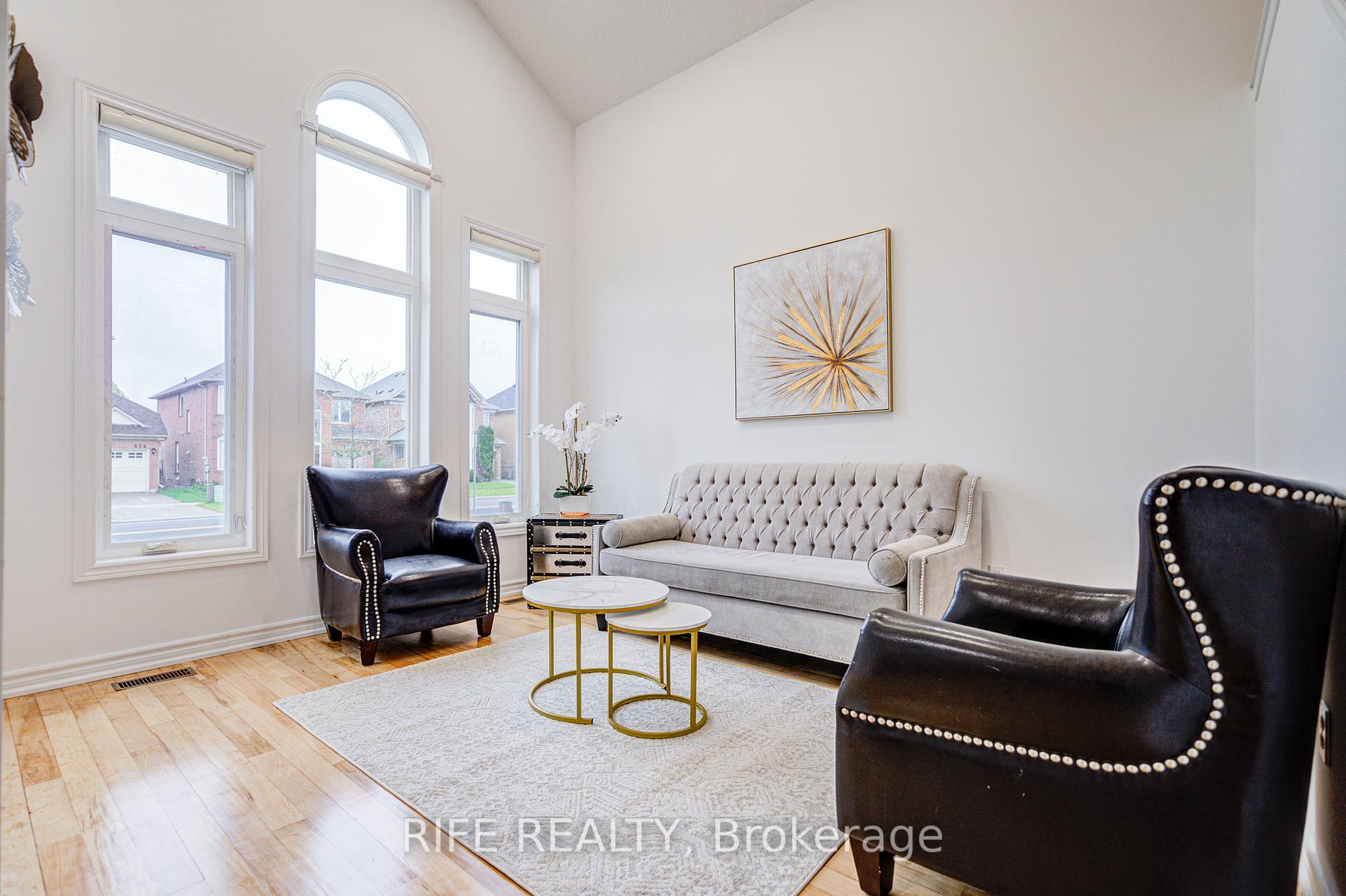 Photo 3 of 613 William Berczy Boulevard, Markham, Berczy — HOMEH