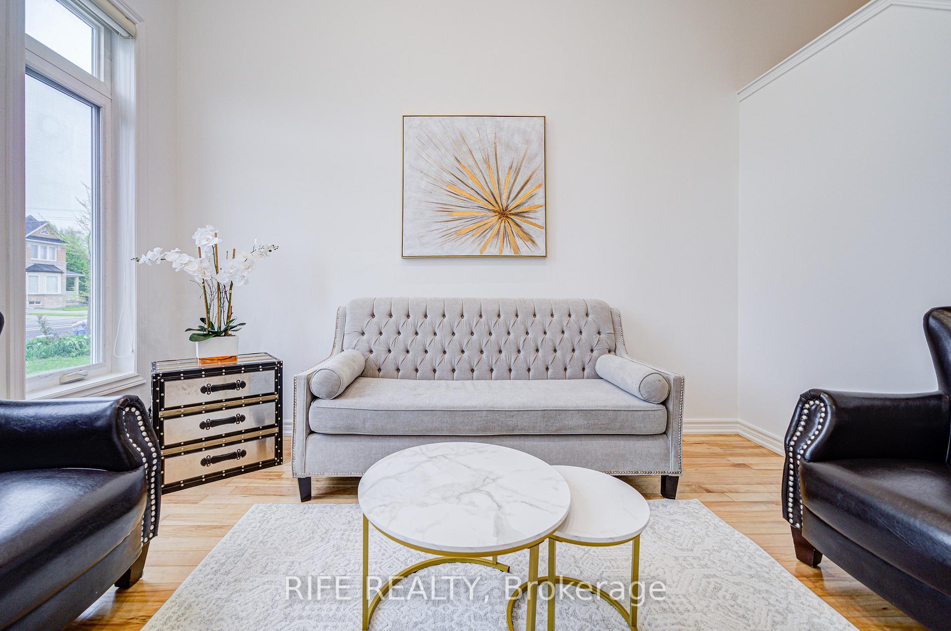 Photo 4 of 613 William Berczy Boulevard, Markham, Berczy — HOMEH