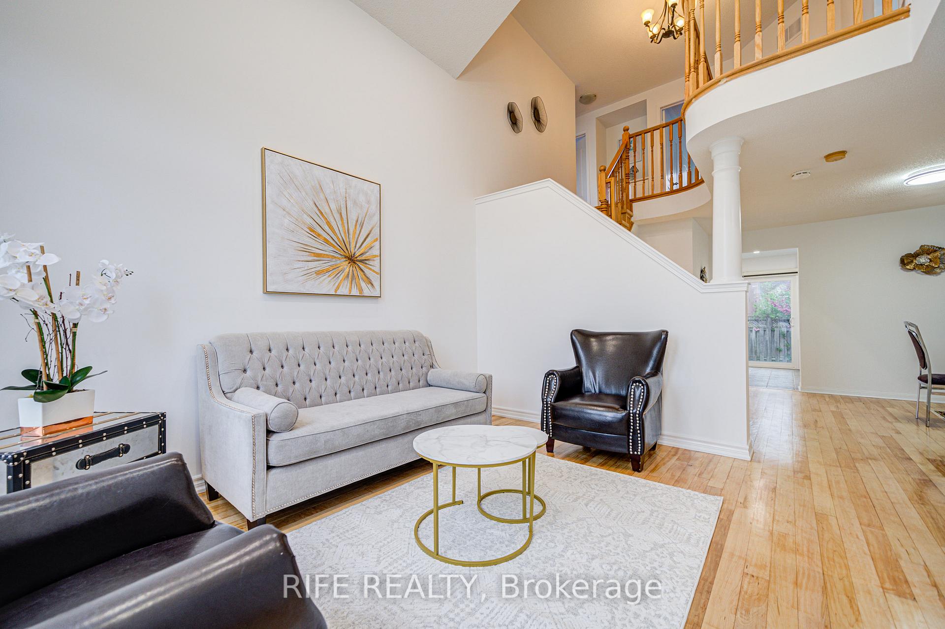 Photo 5 of 613 William Berczy Boulevard, Markham, Berczy — HOMEH