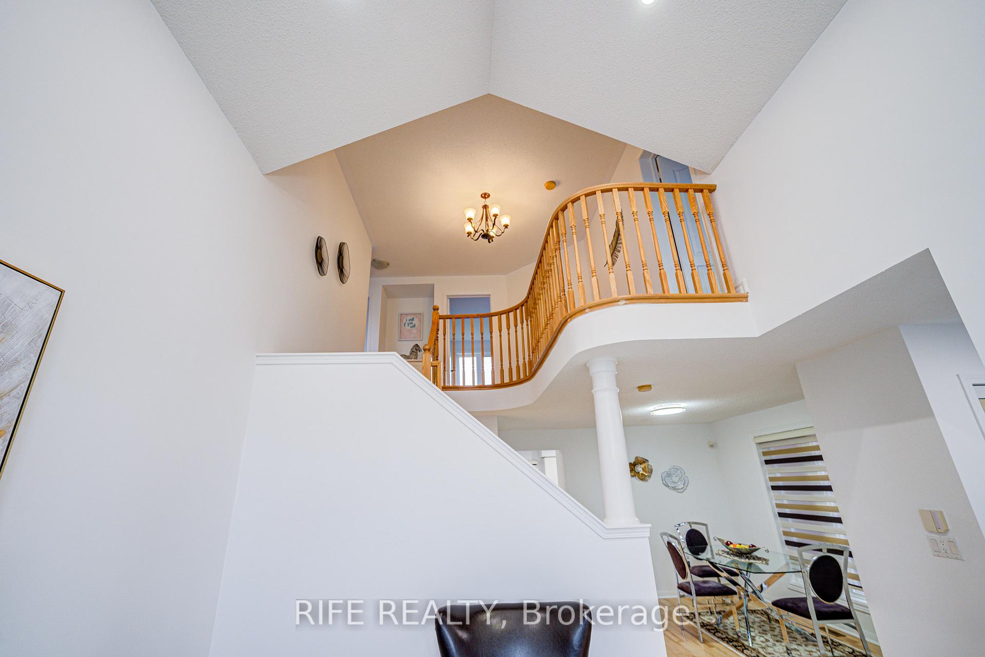 Photo 6 of 613 William Berczy Boulevard, Markham, Berczy — HOMEH
