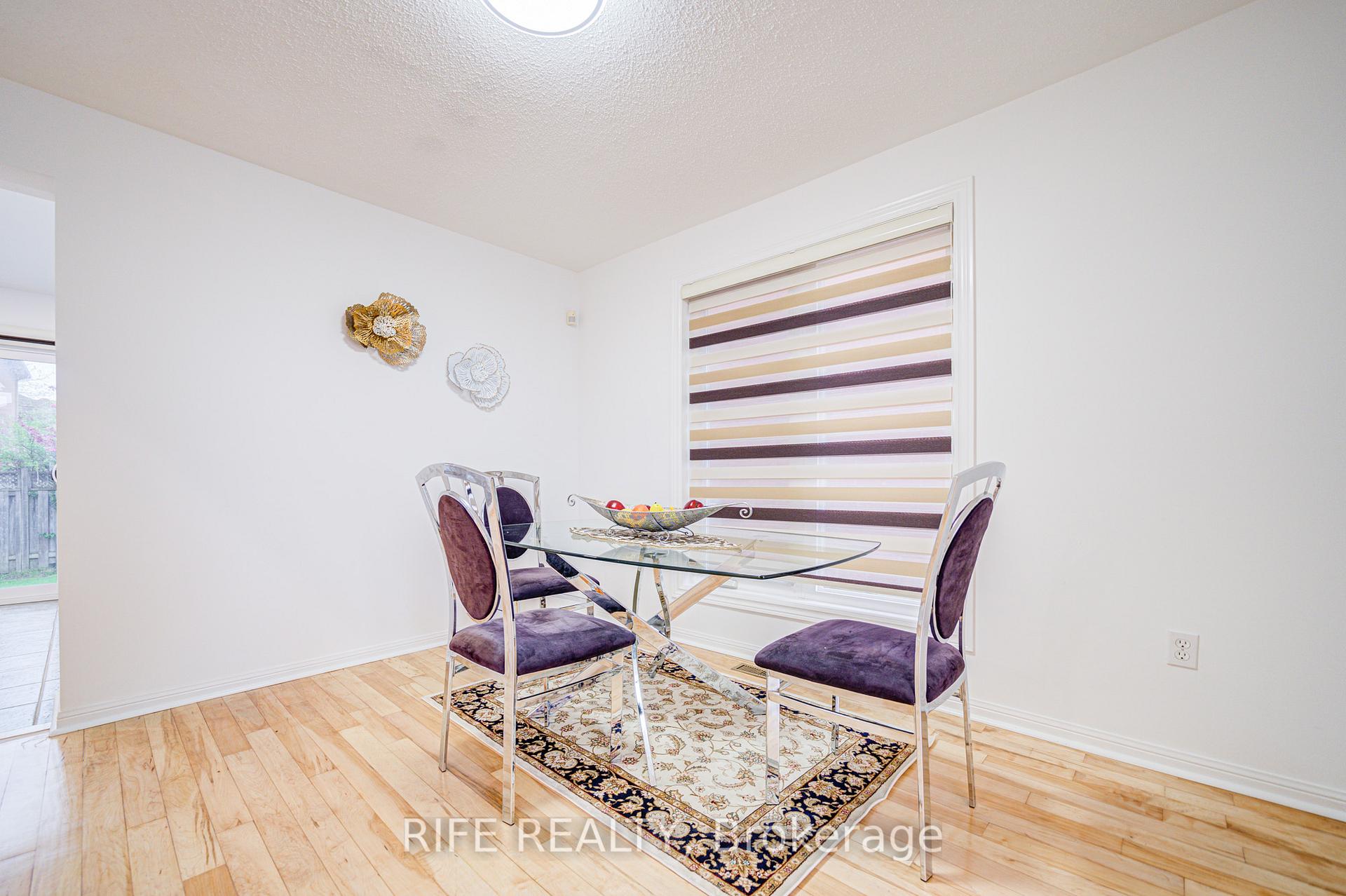 Photo 11 of 613 William Berczy Boulevard, Markham, Berczy — HOMEH
