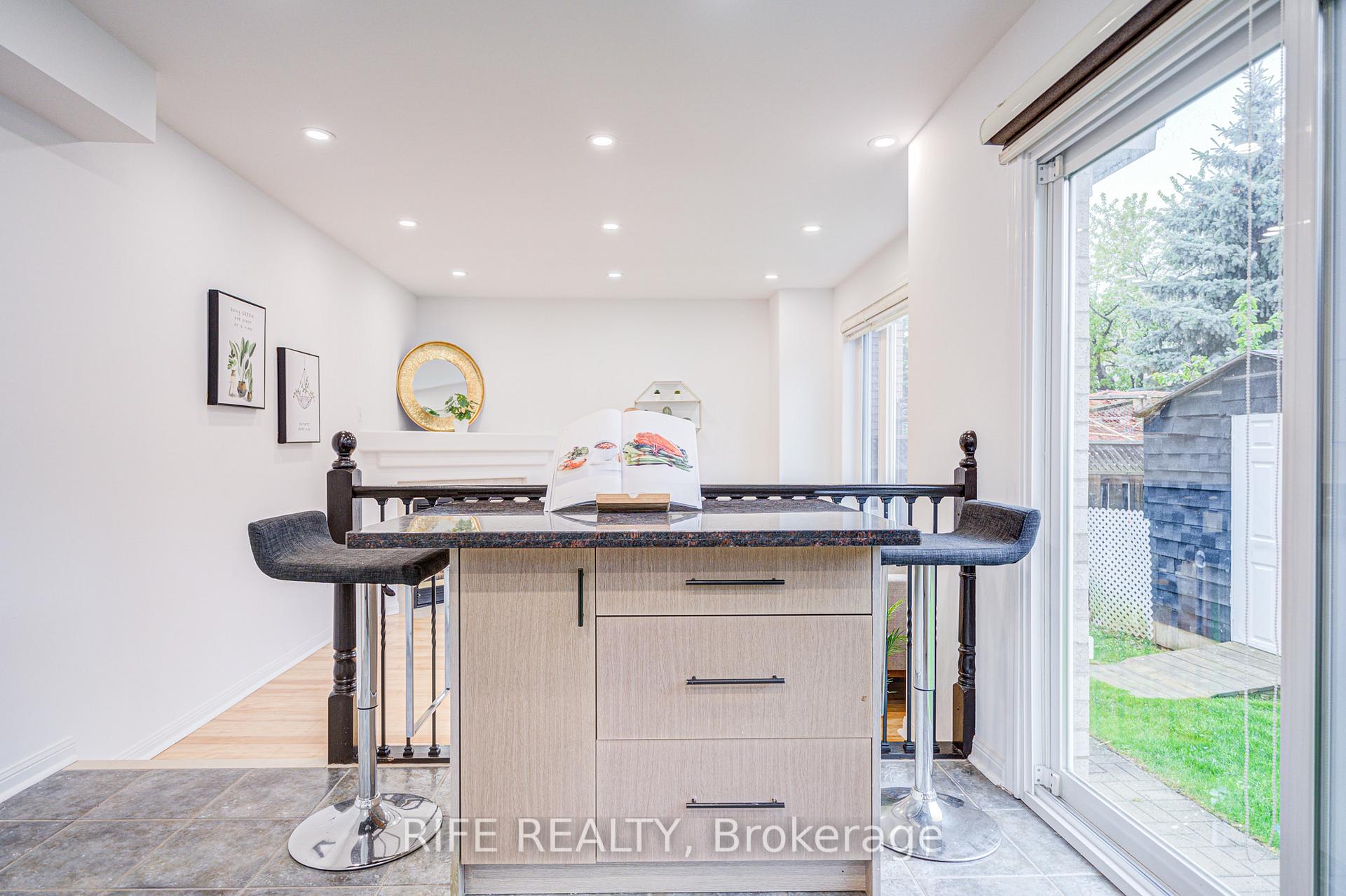 Photo 14 of 613 William Berczy Boulevard, Markham, Berczy — HOMEH