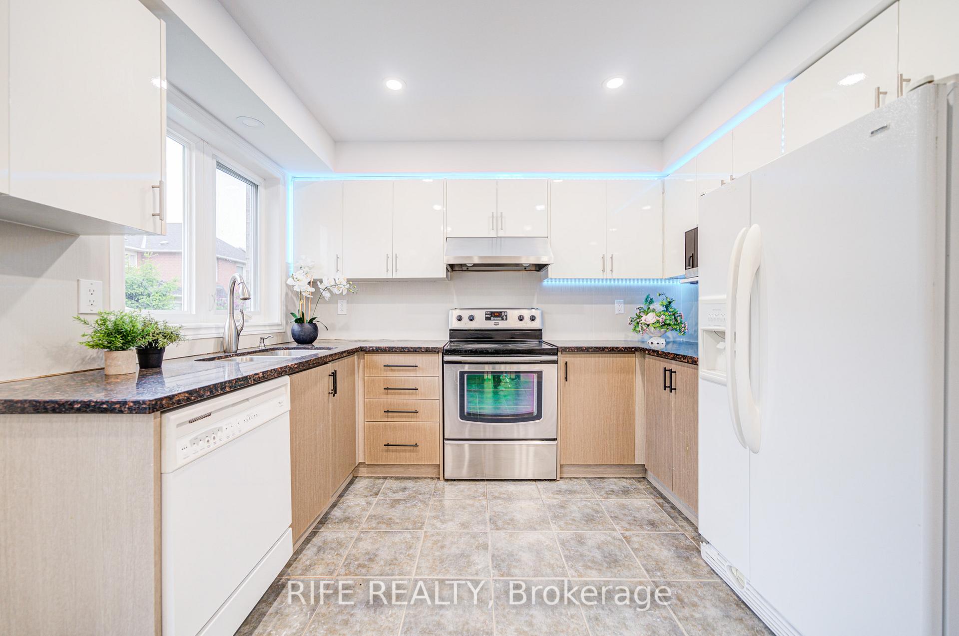 Photo 16 of 613 William Berczy Boulevard, Markham, Berczy — HOMEH