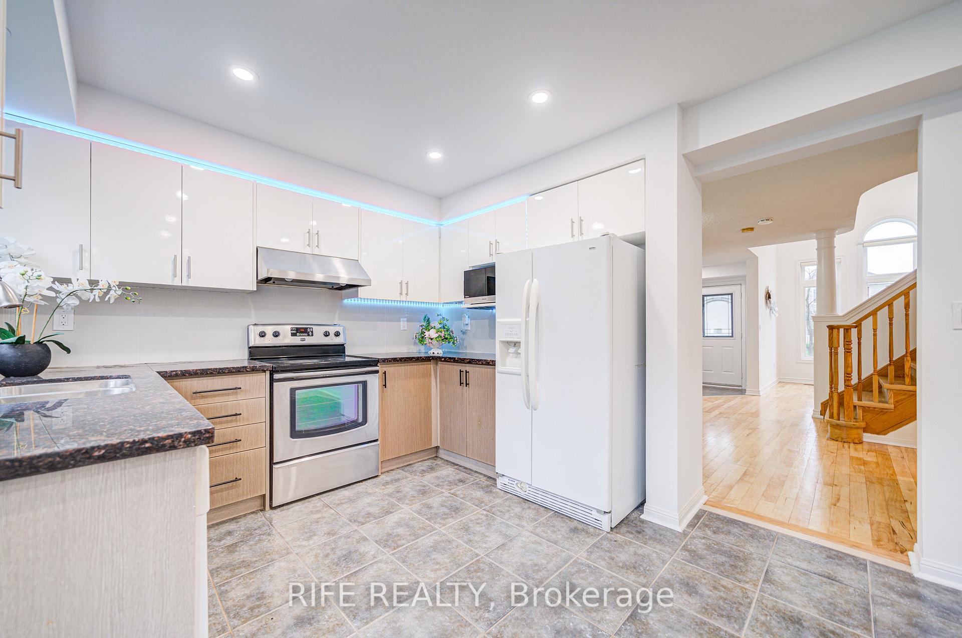Photo 17 of 613 William Berczy Boulevard, Markham, Berczy — HOMEH