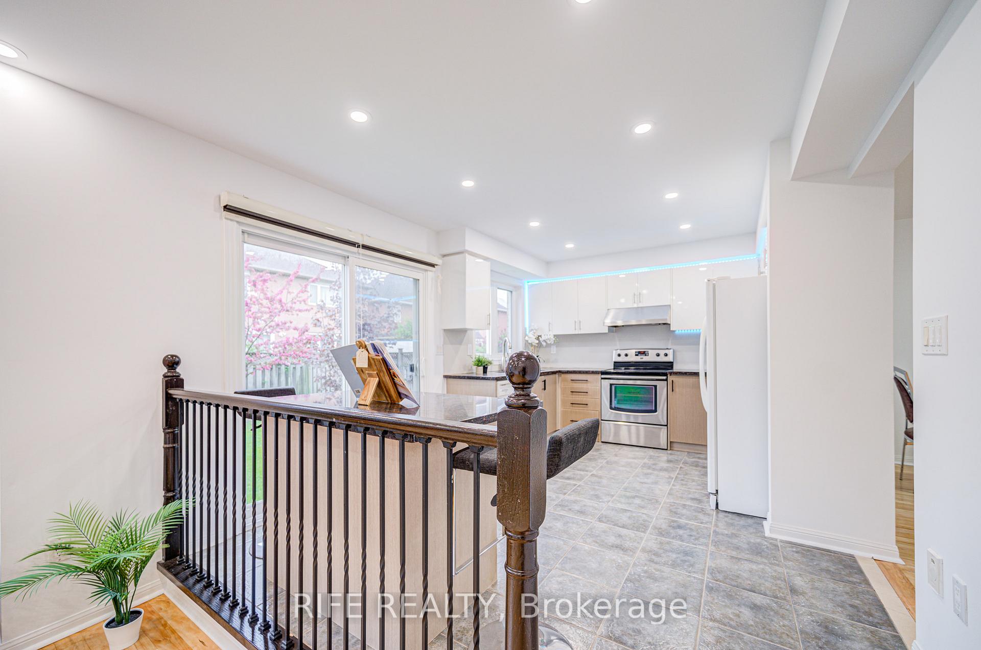 Photo 18 of 613 William Berczy Boulevard, Markham, Berczy — HOMEH