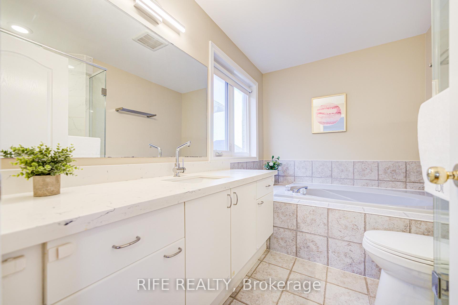 Photo 35 of 613 William Berczy Boulevard, Markham, Berczy — HOMEH