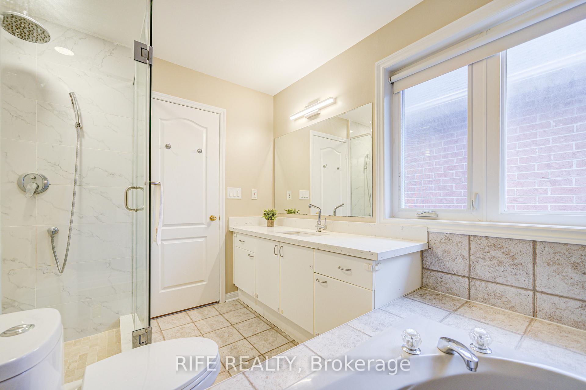 Photo 37 of 613 William Berczy Boulevard, Markham, Berczy — HOMEH