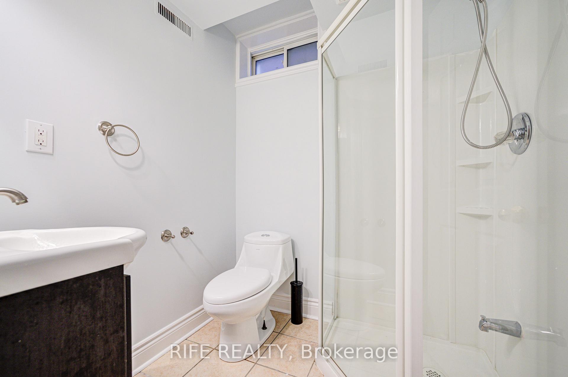 Photo 40 of 613 William Berczy Boulevard, Markham, Berczy — HOMEH