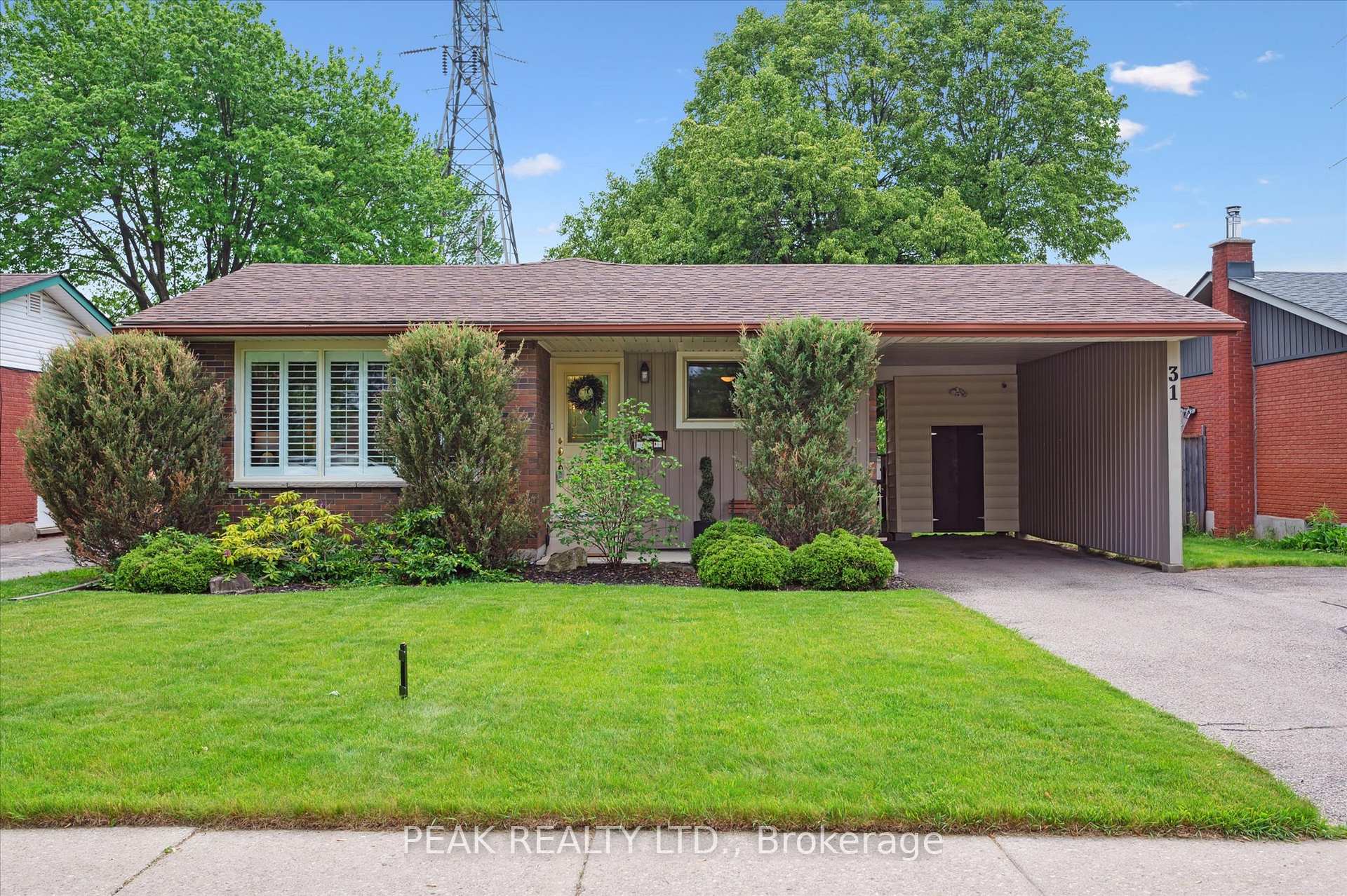Photo 1 of 31 Dreger Avenue, Kitchener — HOMEH