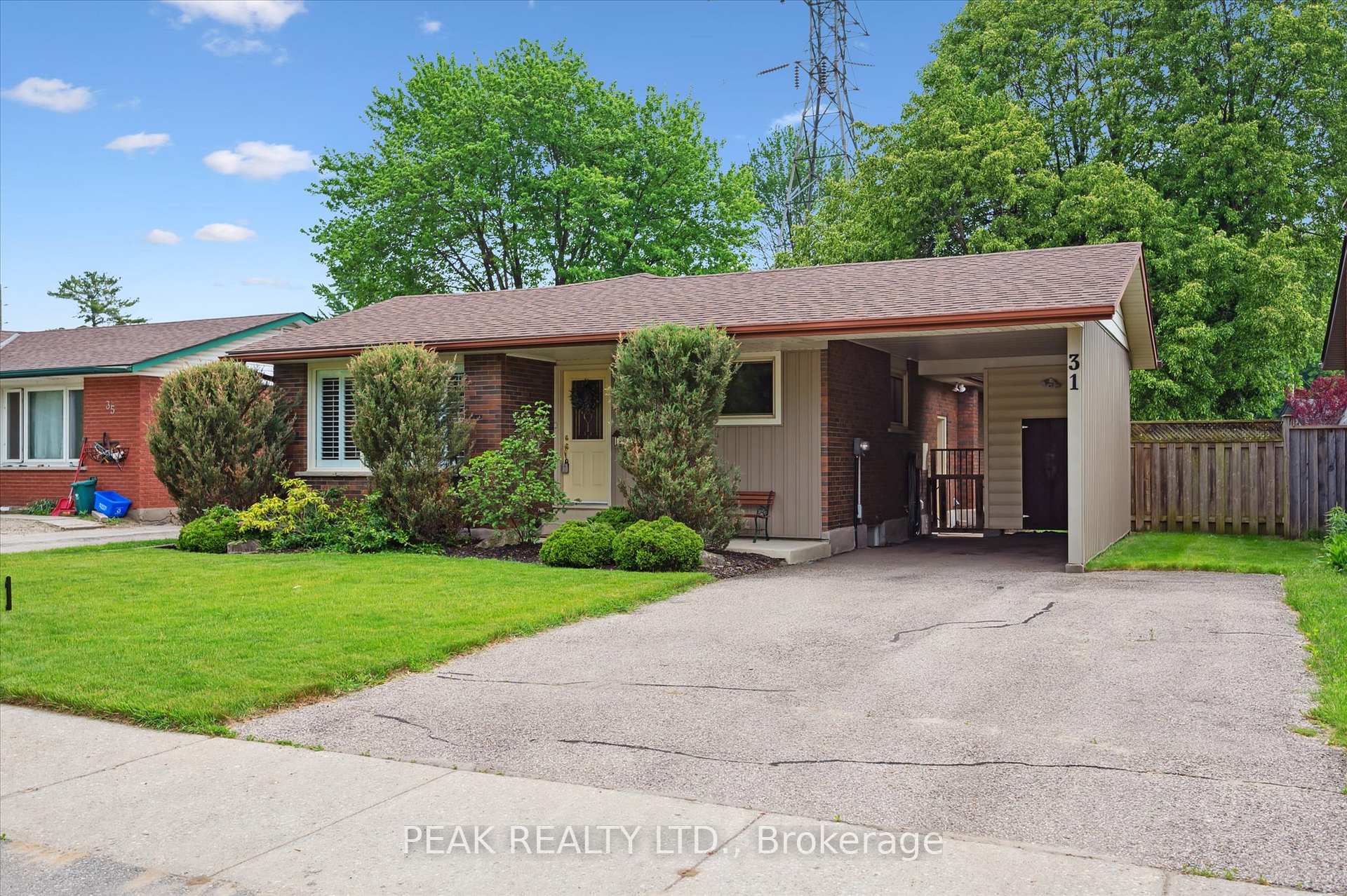 Photo 3 of 31 Dreger Avenue, Kitchener — HOMEH