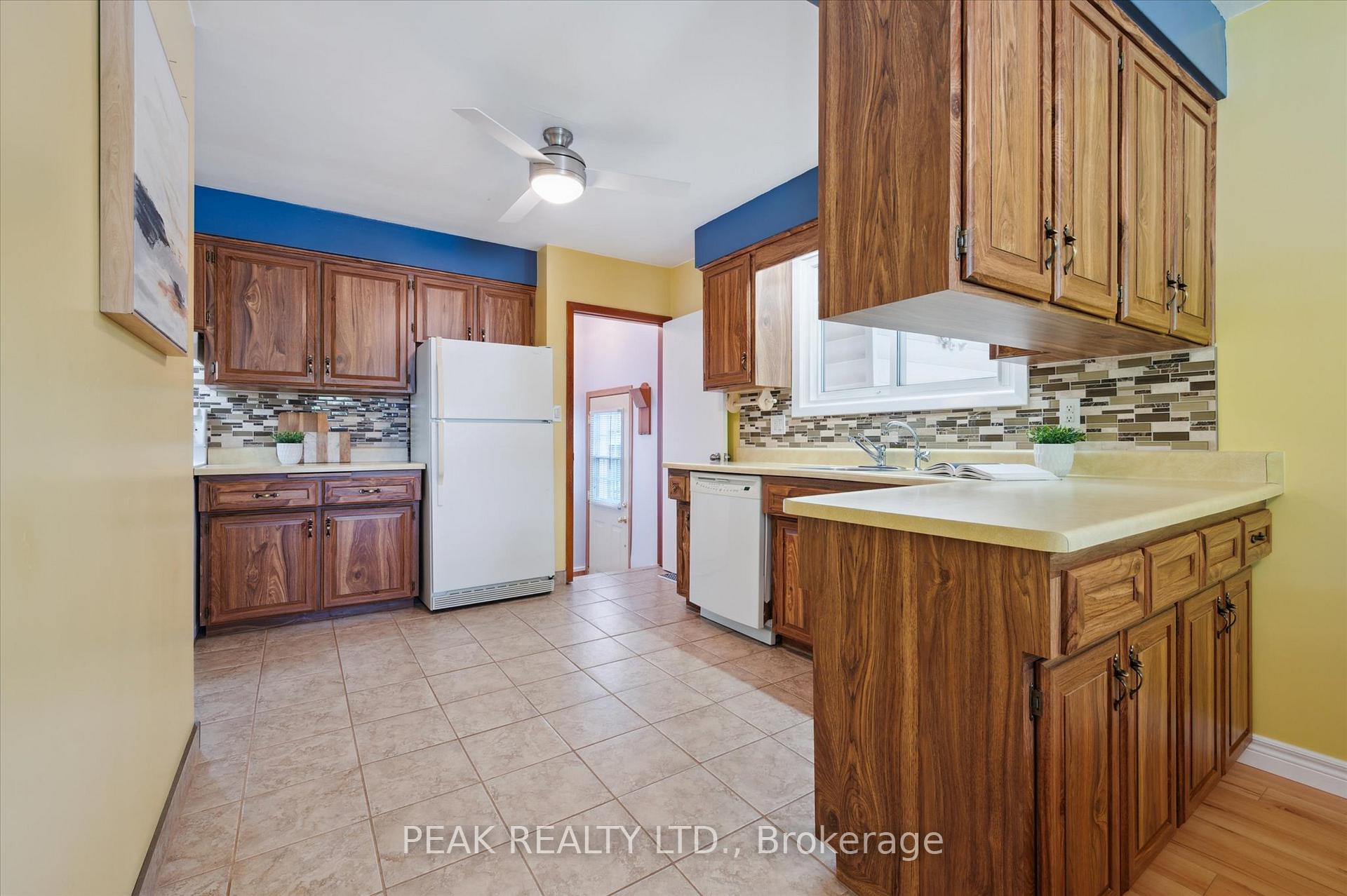 Photo 12 of 31 Dreger Avenue, Kitchener — HOMEH