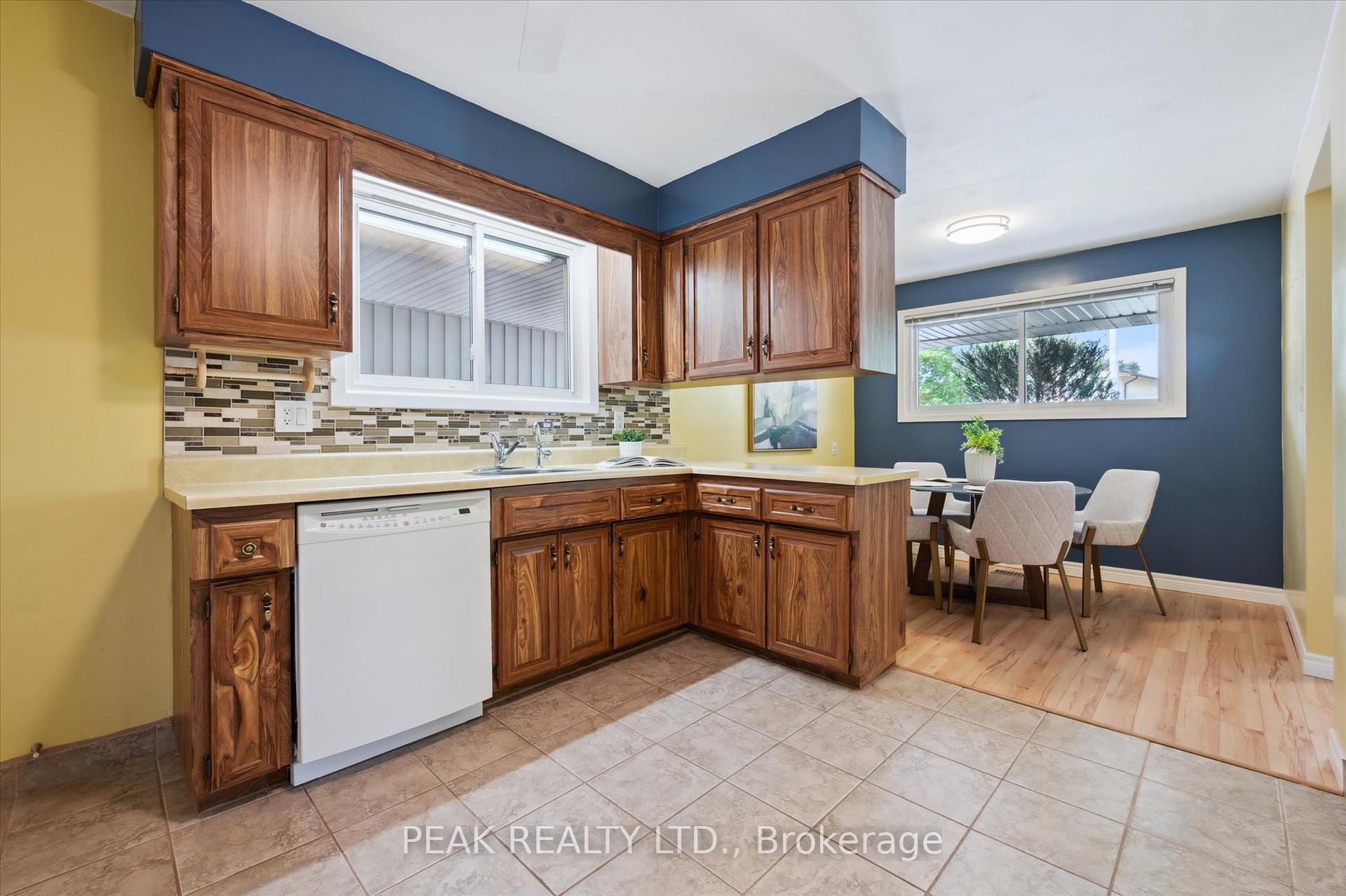 Photo 13 of 31 Dreger Avenue, Kitchener — HOMEH