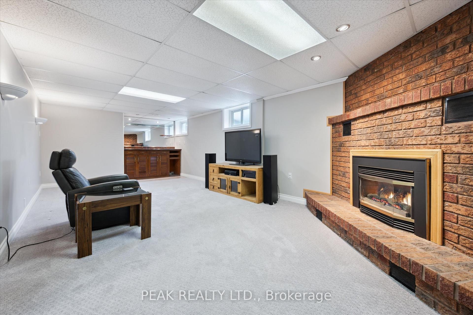 Photo 23 of 31 Dreger Avenue, Kitchener — HOMEH
