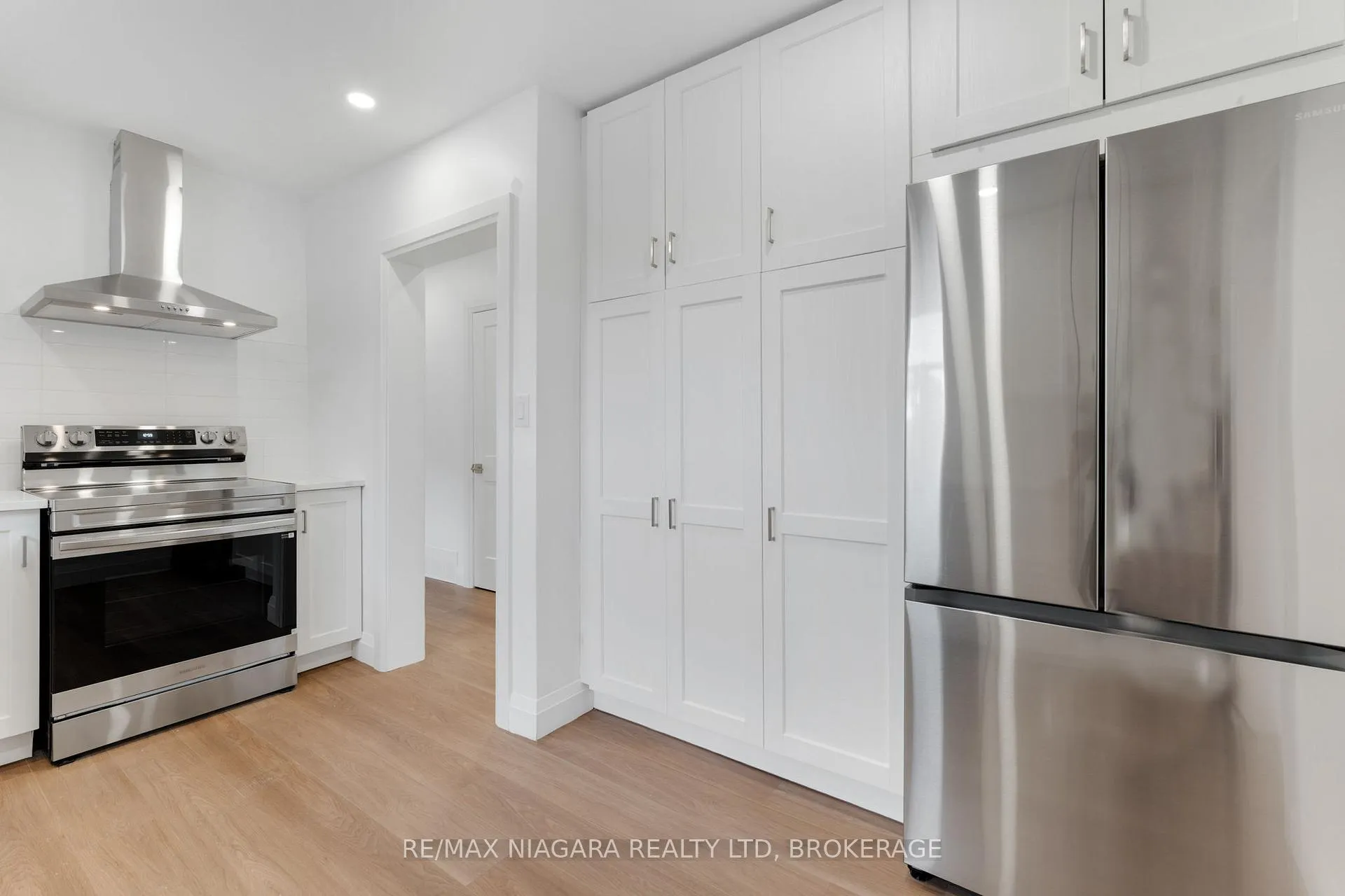 Photo 10 of 10 West Hampton Road, St. Catharines, Glendale/Glenridge — HOMEH