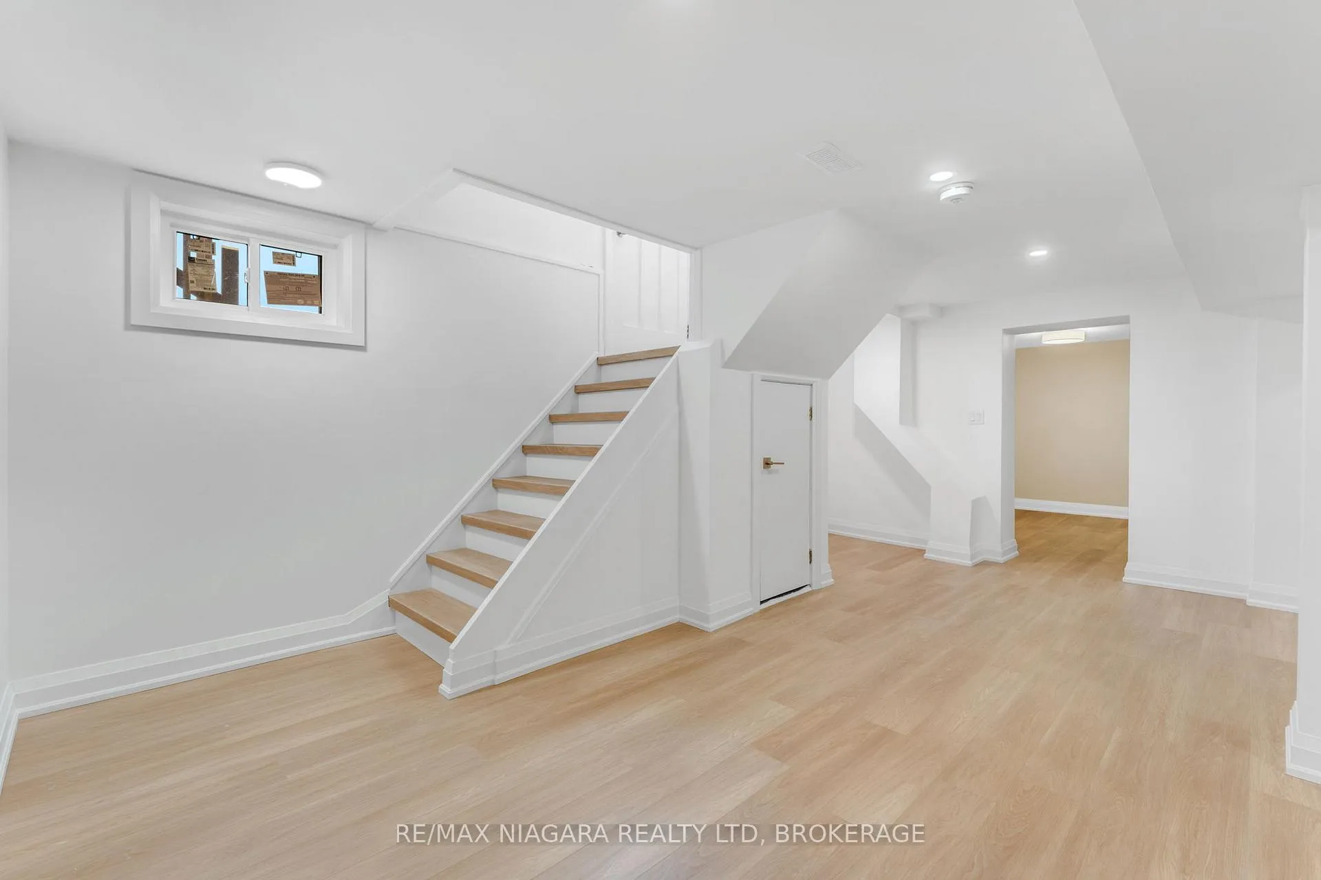 Photo 25 of 10 West Hampton Road, St. Catharines, Glendale/Glenridge — HOMEH