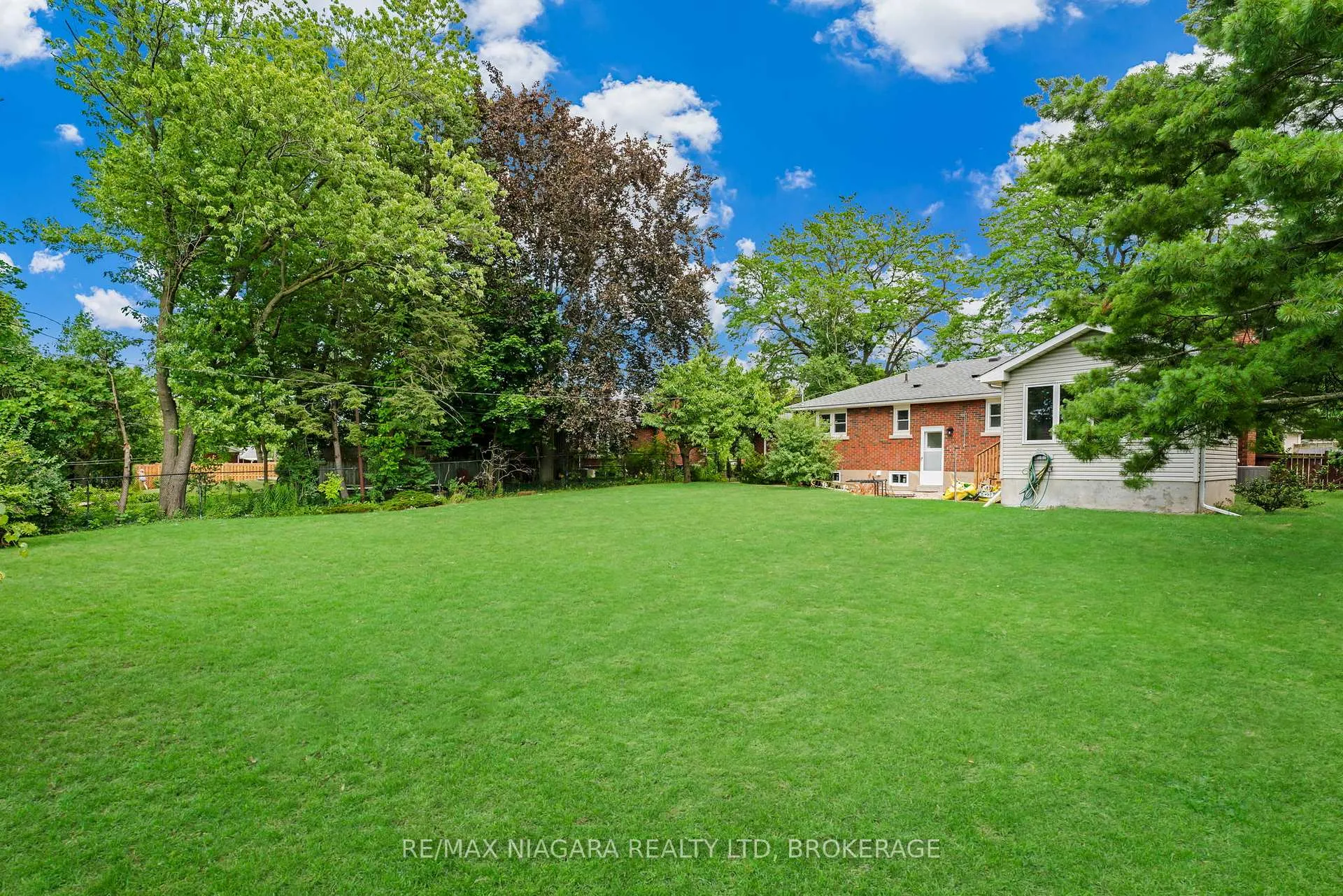 Photo 34 of 10 West Hampton Road, St. Catharines, Glendale/Glenridge — HOMEH