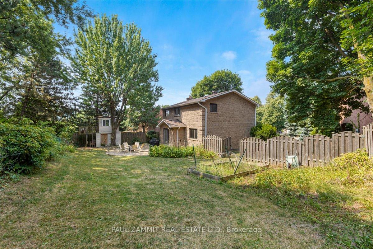 Photo 4 of 63 Braeburn Drive, Markham, Aileen-Willowbrook — HOMEH