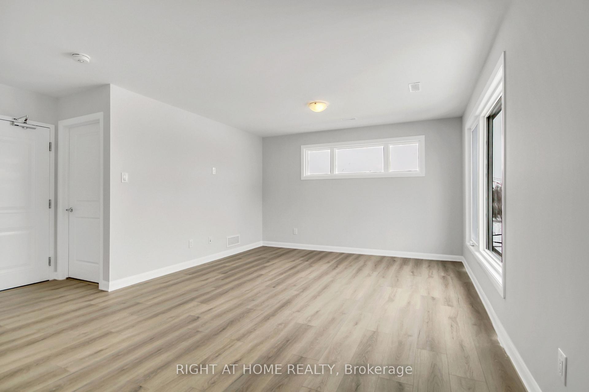 Photo 2 of 1521 Creekway Private, Ottawa, Kanata - Kanata Lakes/Heritage Hills — HOMEH