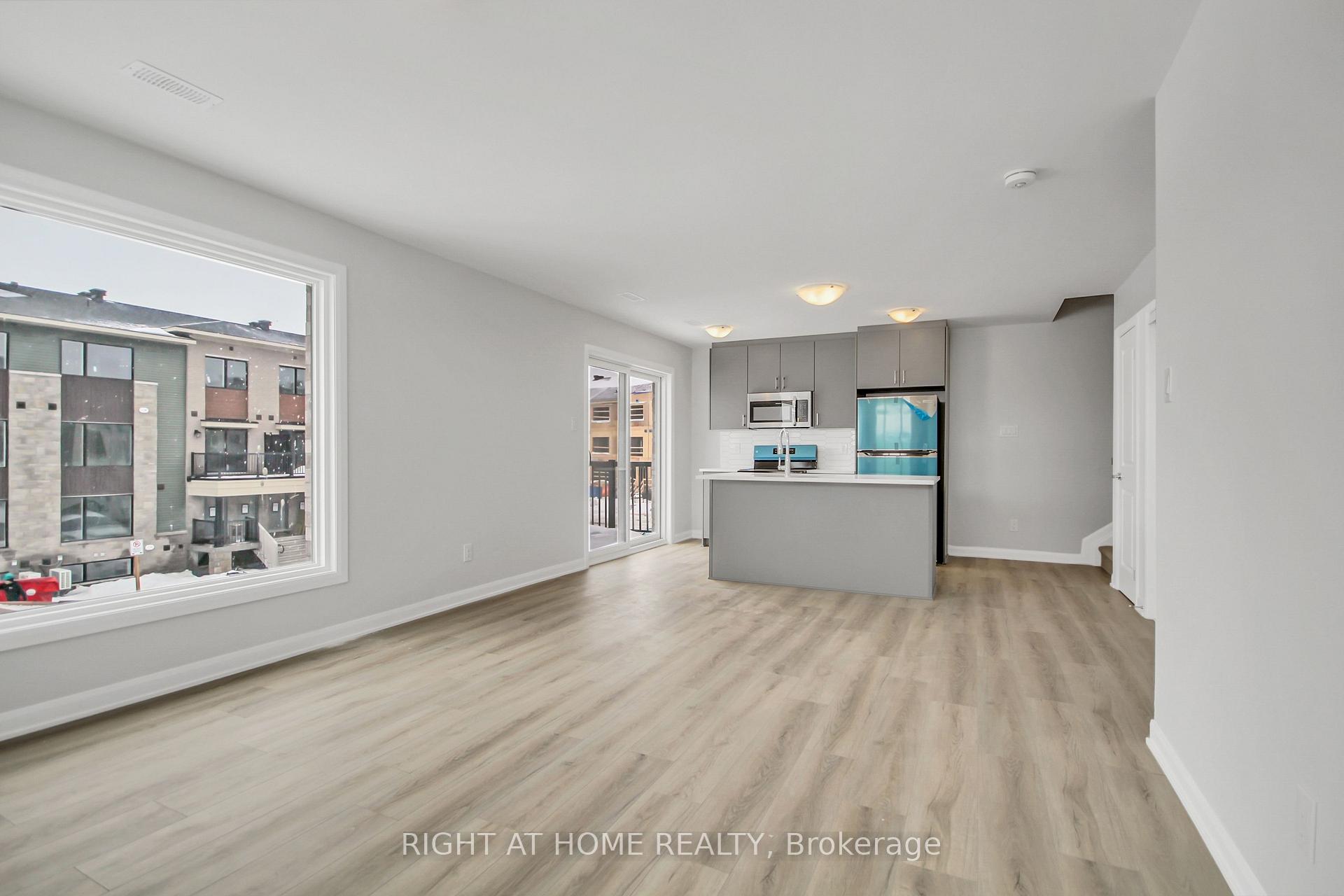 Photo 6 of 1521 Creekway Private, Ottawa, Kanata - Kanata Lakes/Heritage Hills — HOMEH