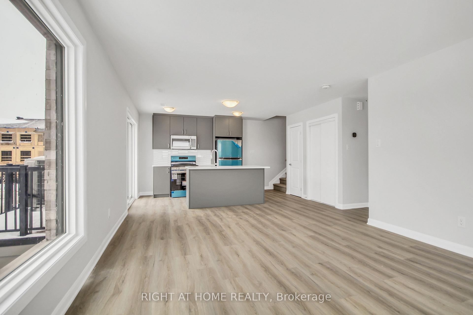 Photo 7 of 1521 Creekway Private, Ottawa, Kanata - Kanata Lakes/Heritage Hills — HOMEH