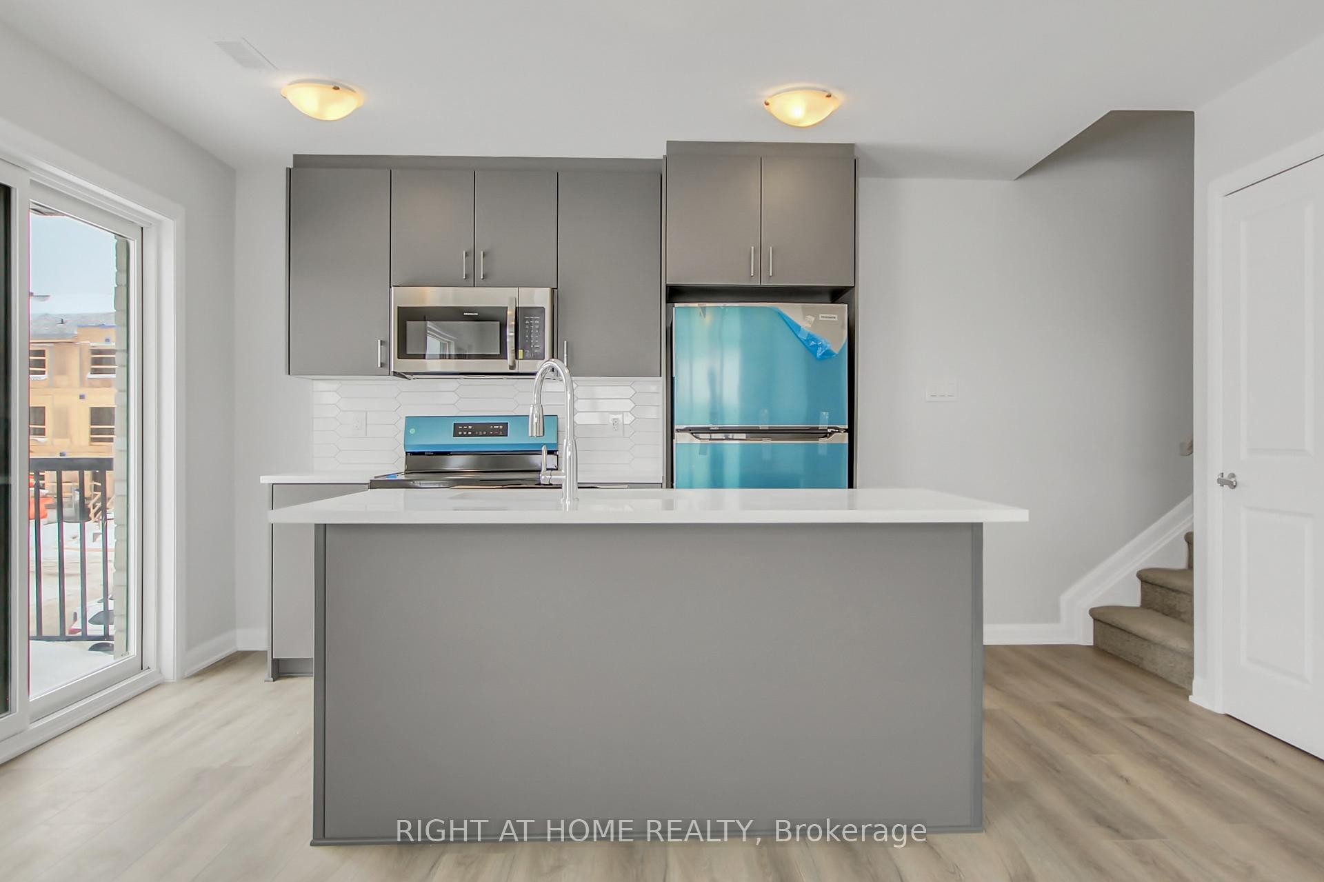 Photo 8 of 1521 Creekway Private, Ottawa, Kanata - Kanata Lakes/Heritage Hills — HOMEH