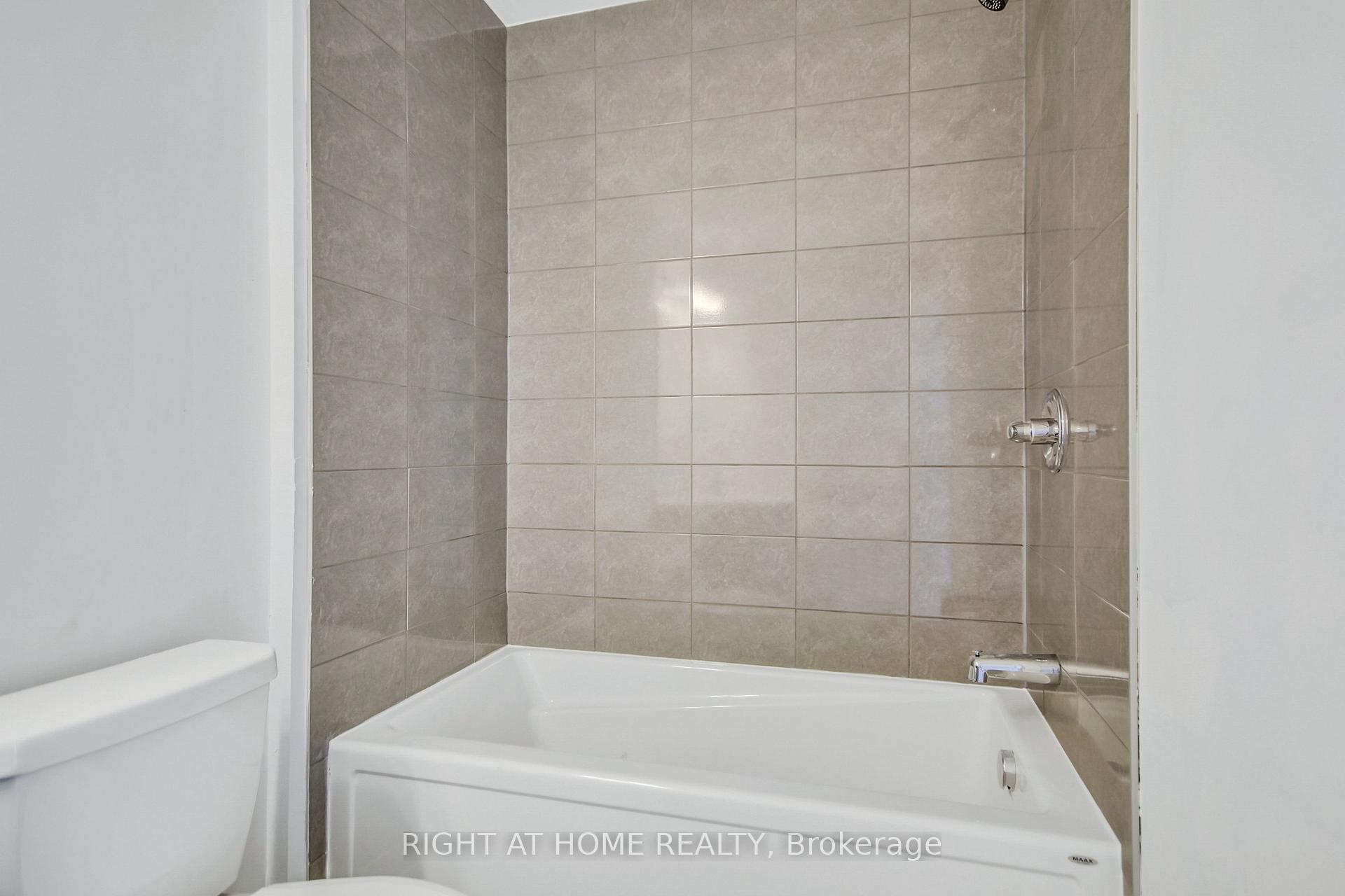 Photo 18 of 1521 Creekway Private, Ottawa, Kanata - Kanata Lakes/Heritage Hills — HOMEH