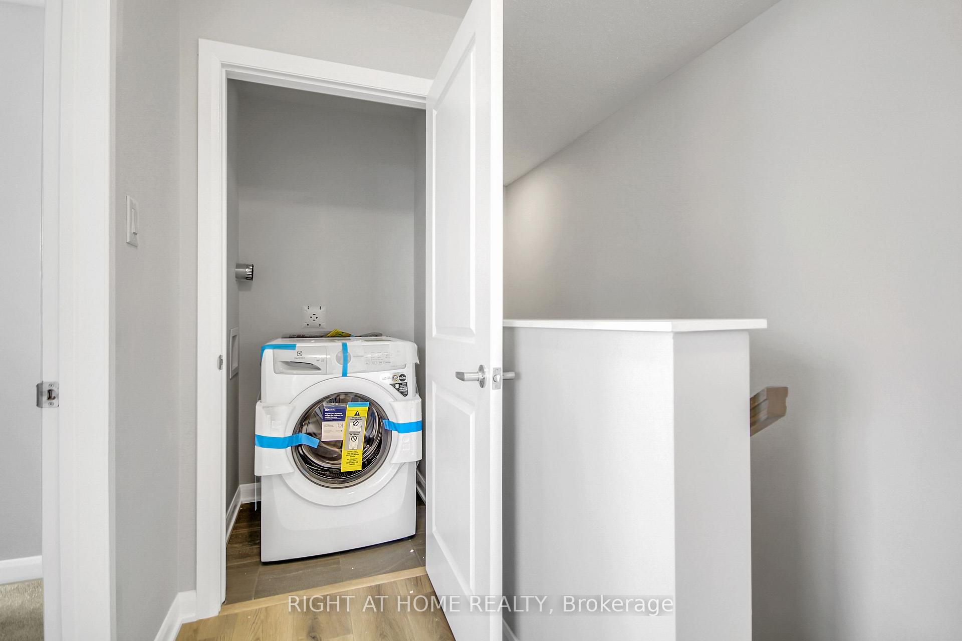 Photo 19 of 1521 Creekway Private, Ottawa, Kanata - Kanata Lakes/Heritage Hills — HOMEH