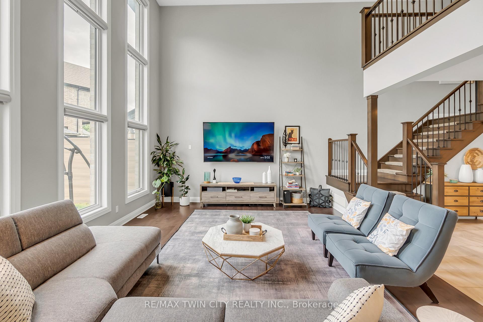 Photo 9 of 577 Bridgemill Crescent, Kitchener — HOMEH