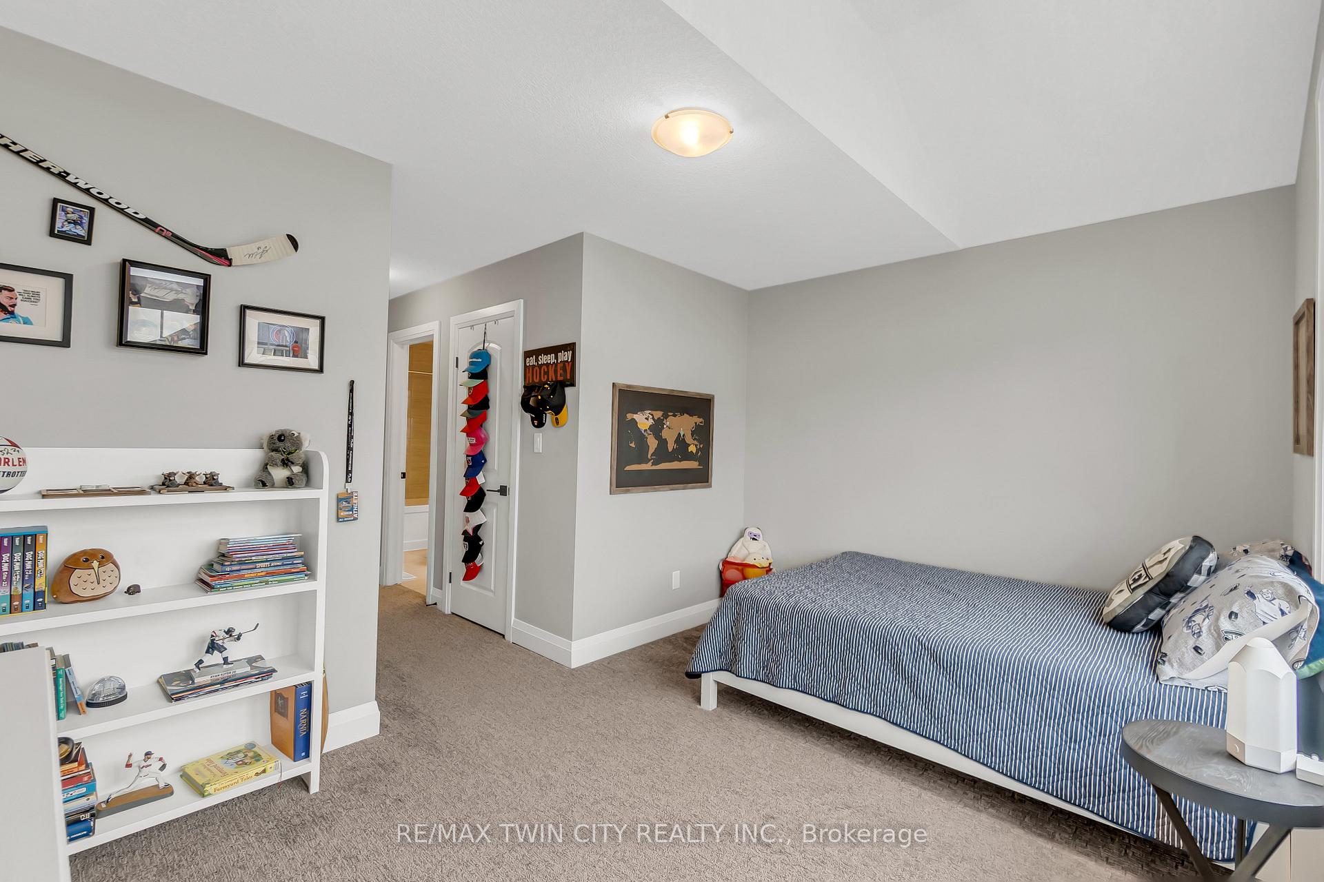 Photo 24 of 577 Bridgemill Crescent, Kitchener — HOMEH