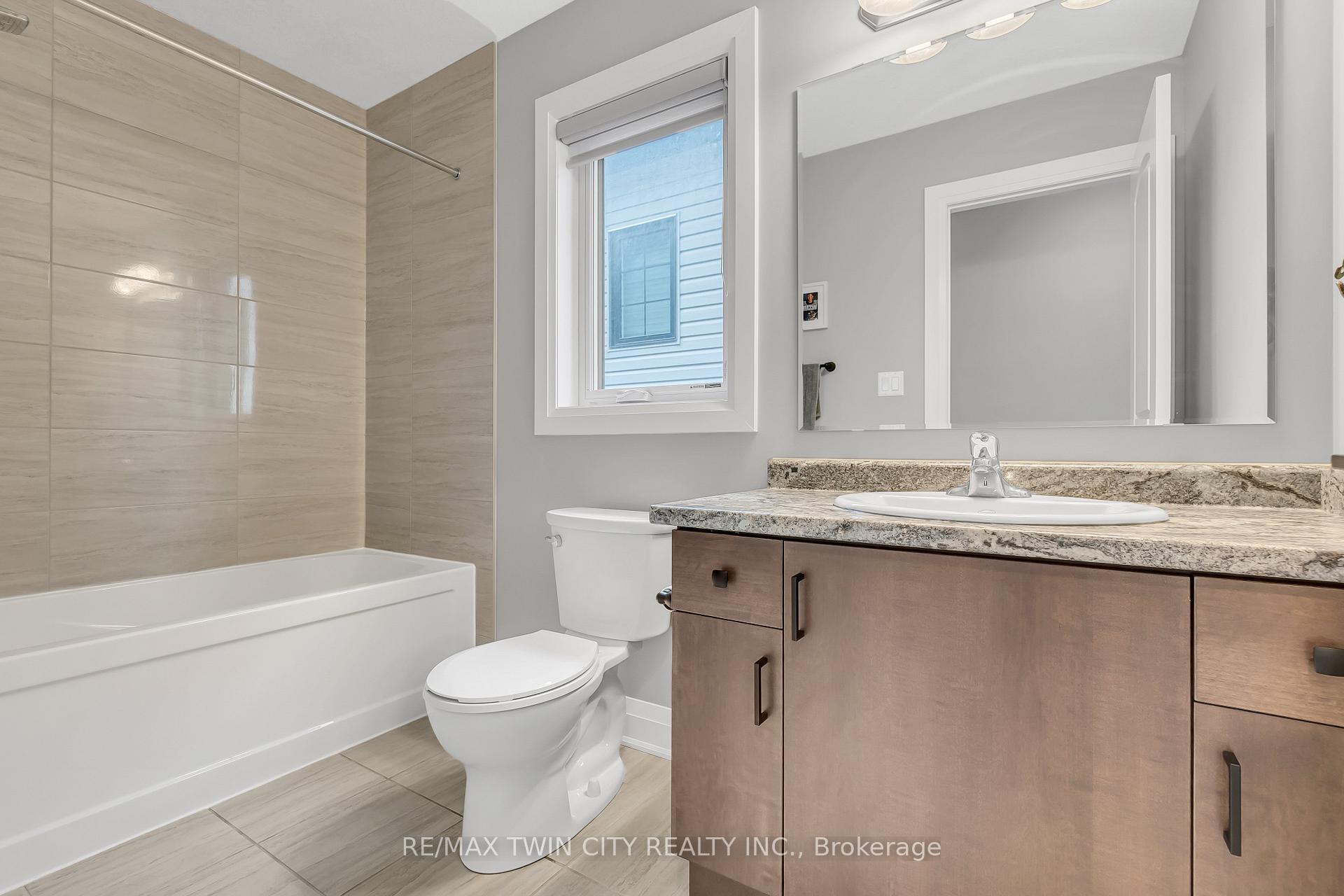 Photo 25 of 577 Bridgemill Crescent, Kitchener — HOMEH