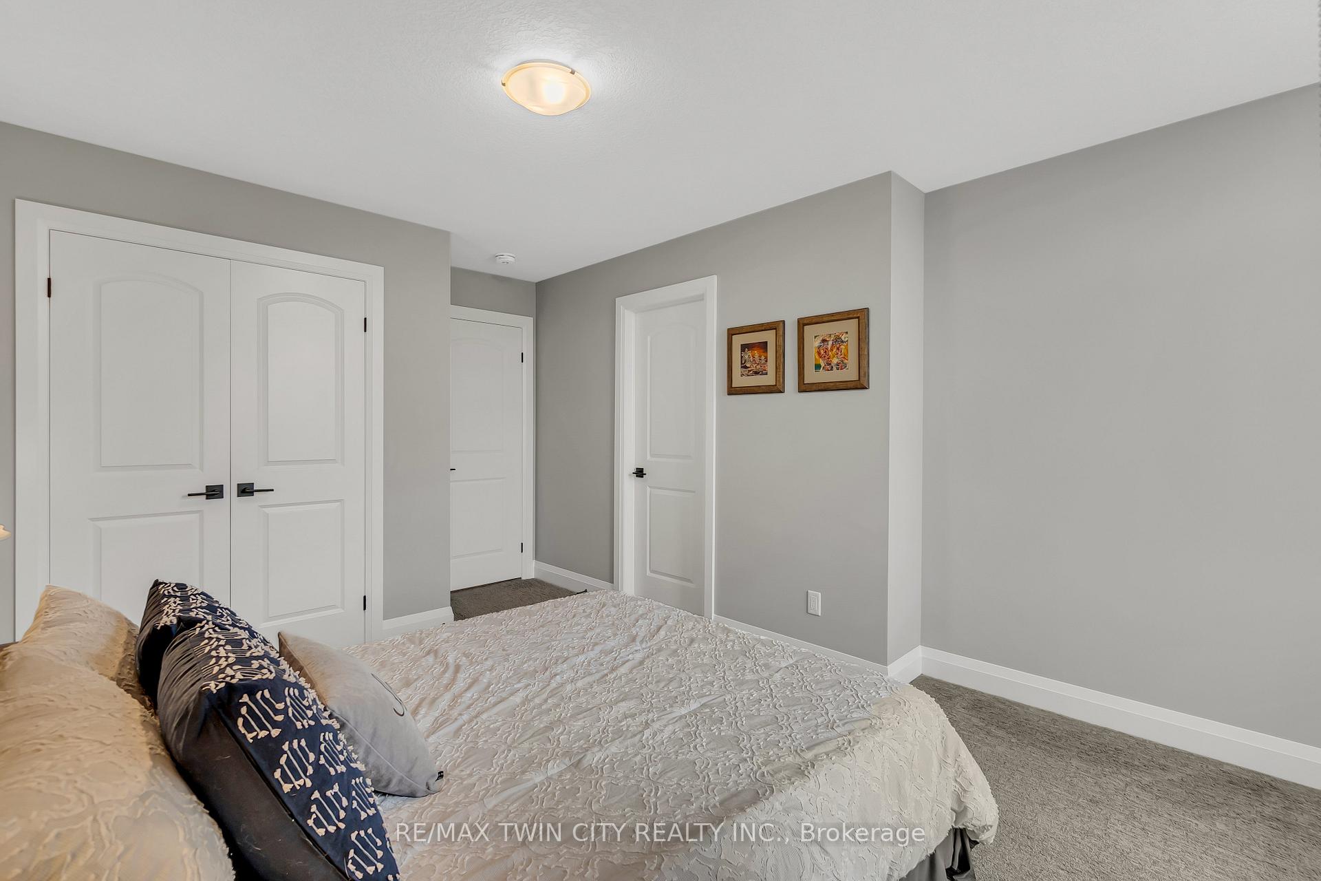Photo 27 of 577 Bridgemill Crescent, Kitchener — HOMEH
