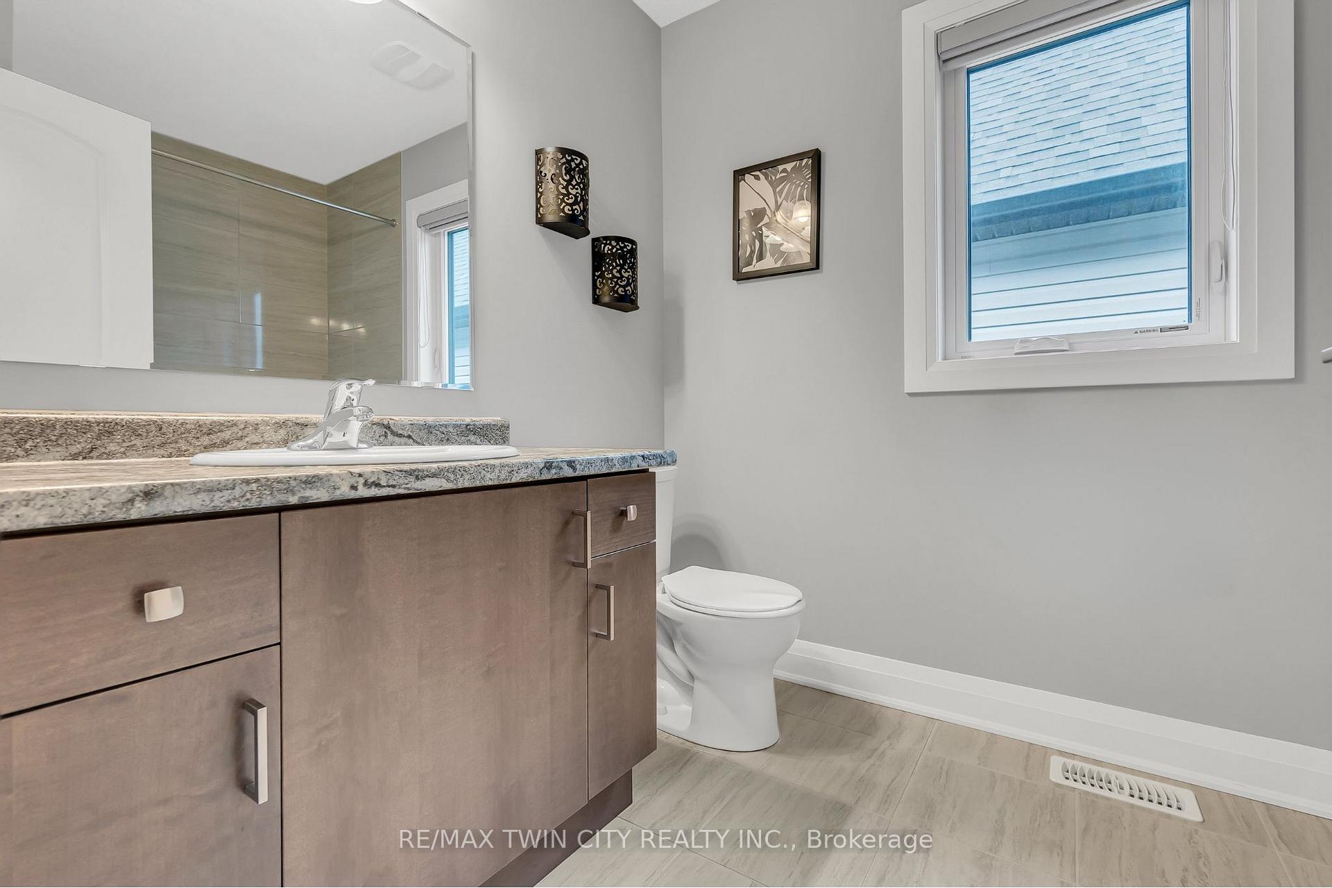 Photo 30 of 577 Bridgemill Crescent, Kitchener — HOMEH