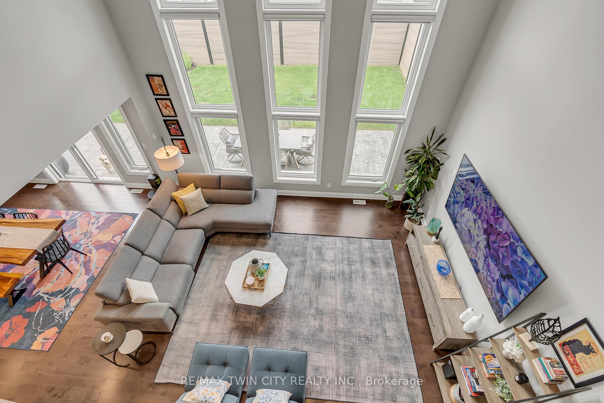 Photo 33 of 577 Bridgemill Crescent, Kitchener — HOMEH